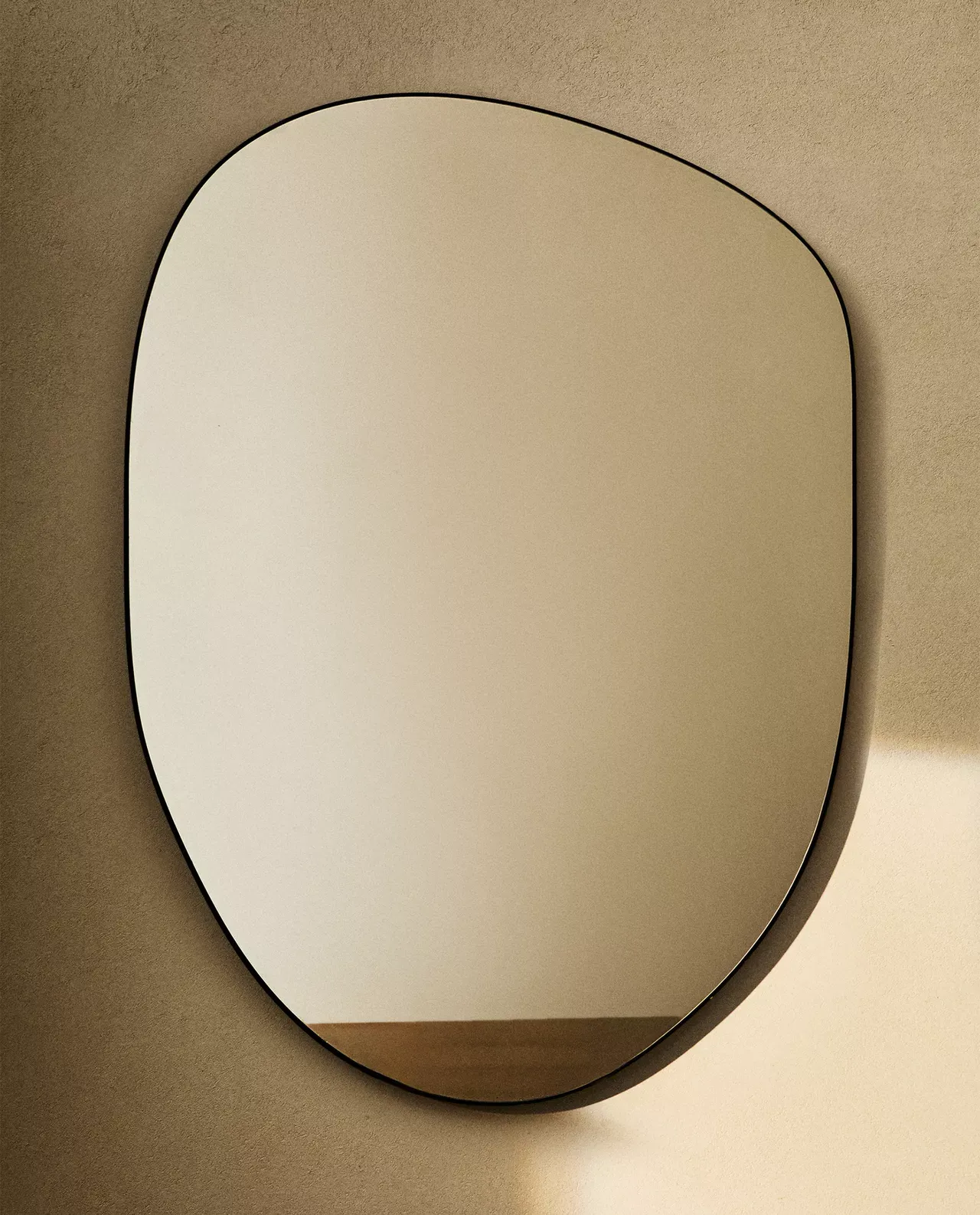 Asimetrik Duvar Aynası