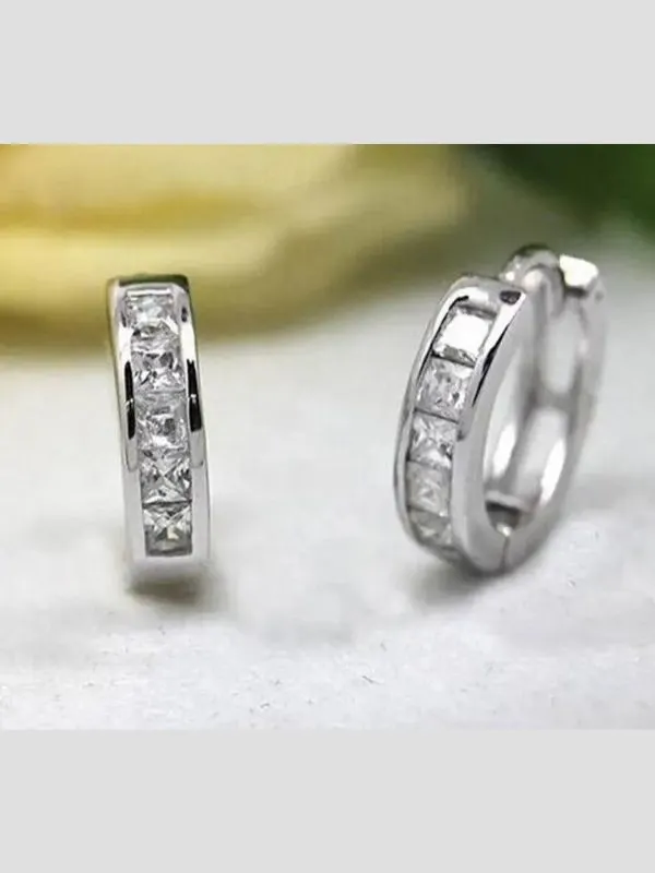 925 Ayar Gümüş Zirkon Taşlarla Süslenmiş Halka Küpe (12MM)
