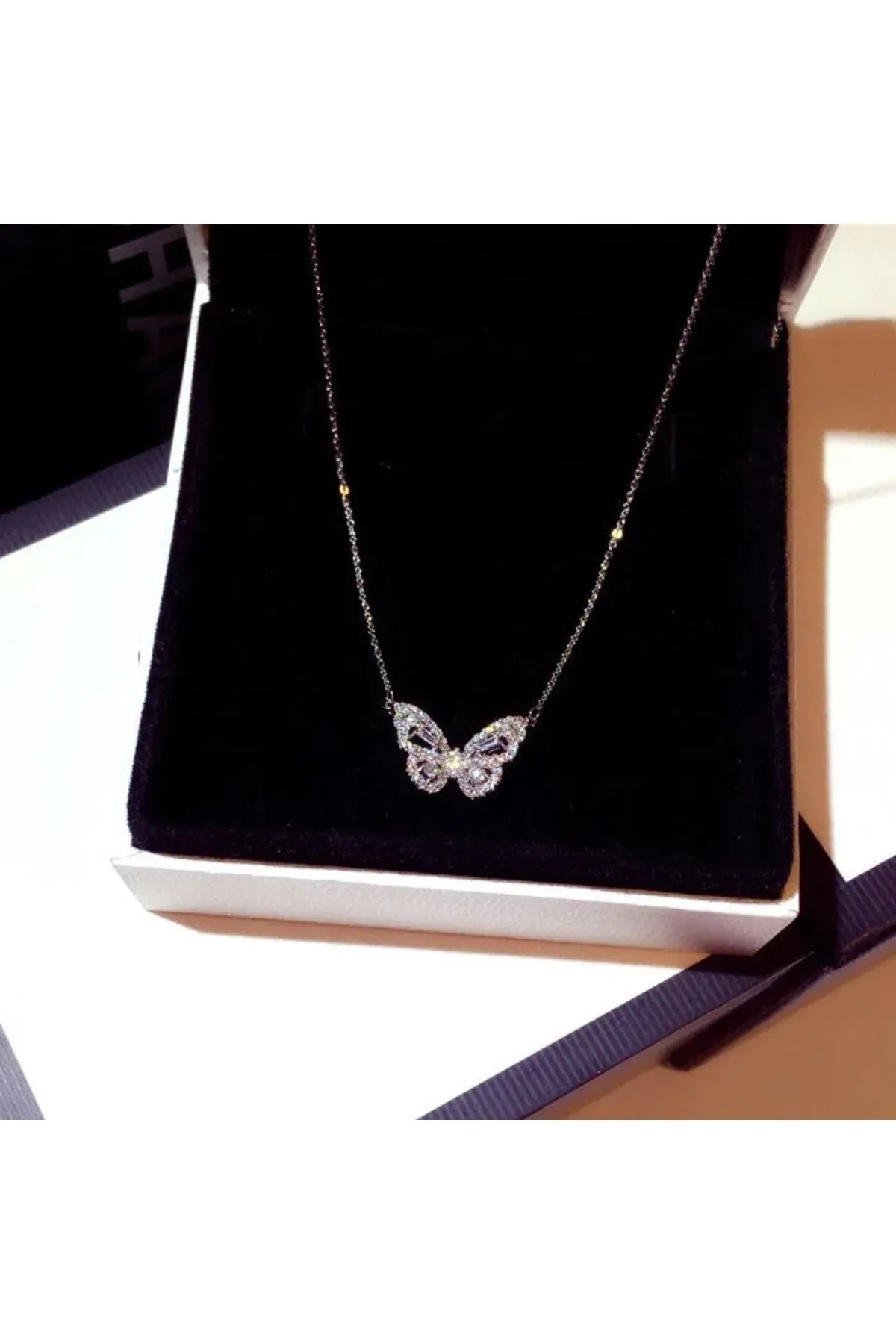925 Ayar Rose Renk Zirkon Taşlı Kelebek Kolye
