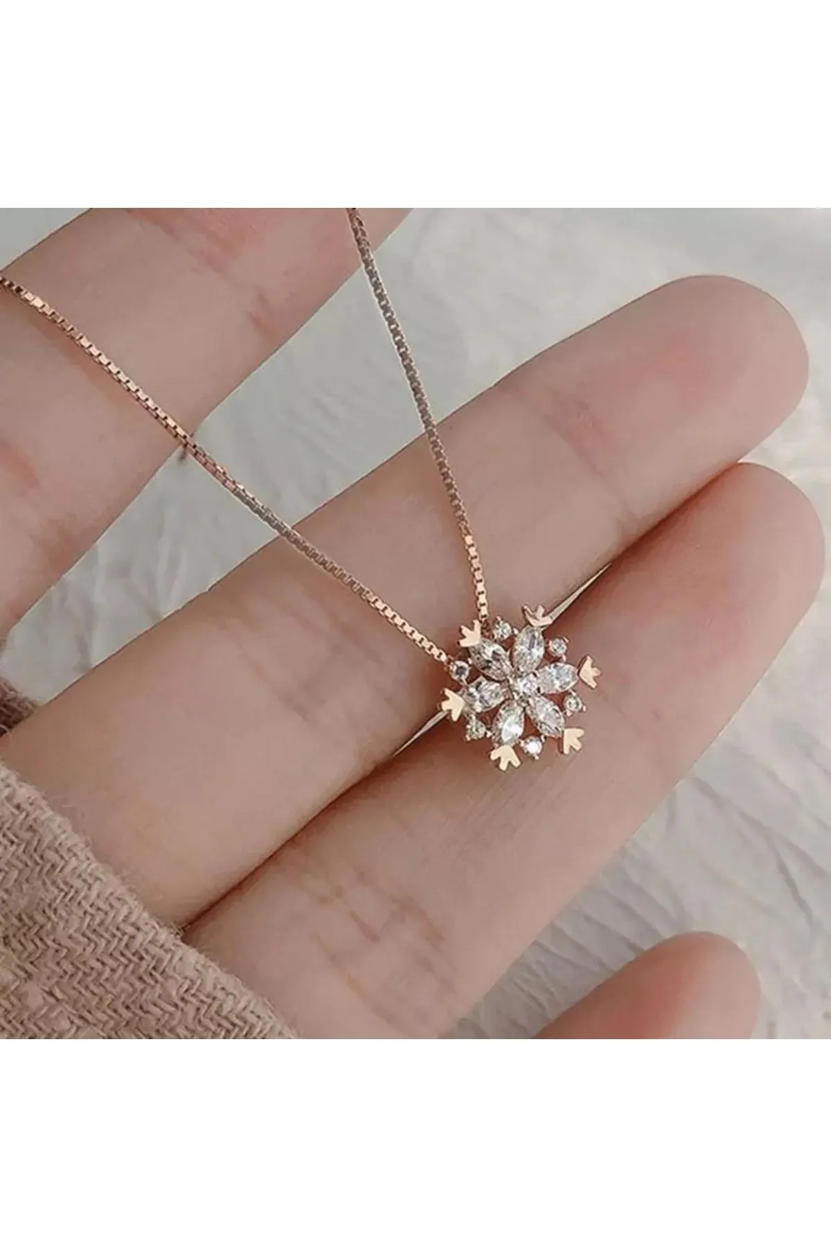 925 Ayar Gümüş Zirkon Taşlı Kar Tanesi Rose Renk Kolye