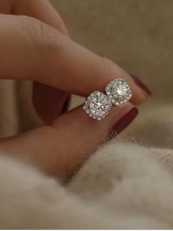 925 Ayar Gümüş Zirkon Taşlı Çiçek Saplama Küpe