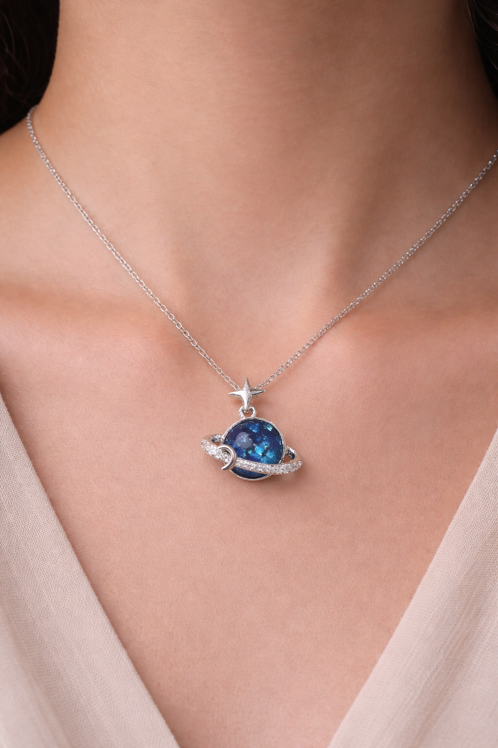 Kristal Taşlı Gezegen Çelik Kolye